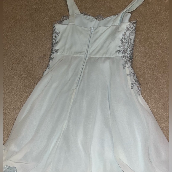 Beautiful teen formal dress. Light blue color and reminds me of Cinderella!💙 - Picture 2 of 4